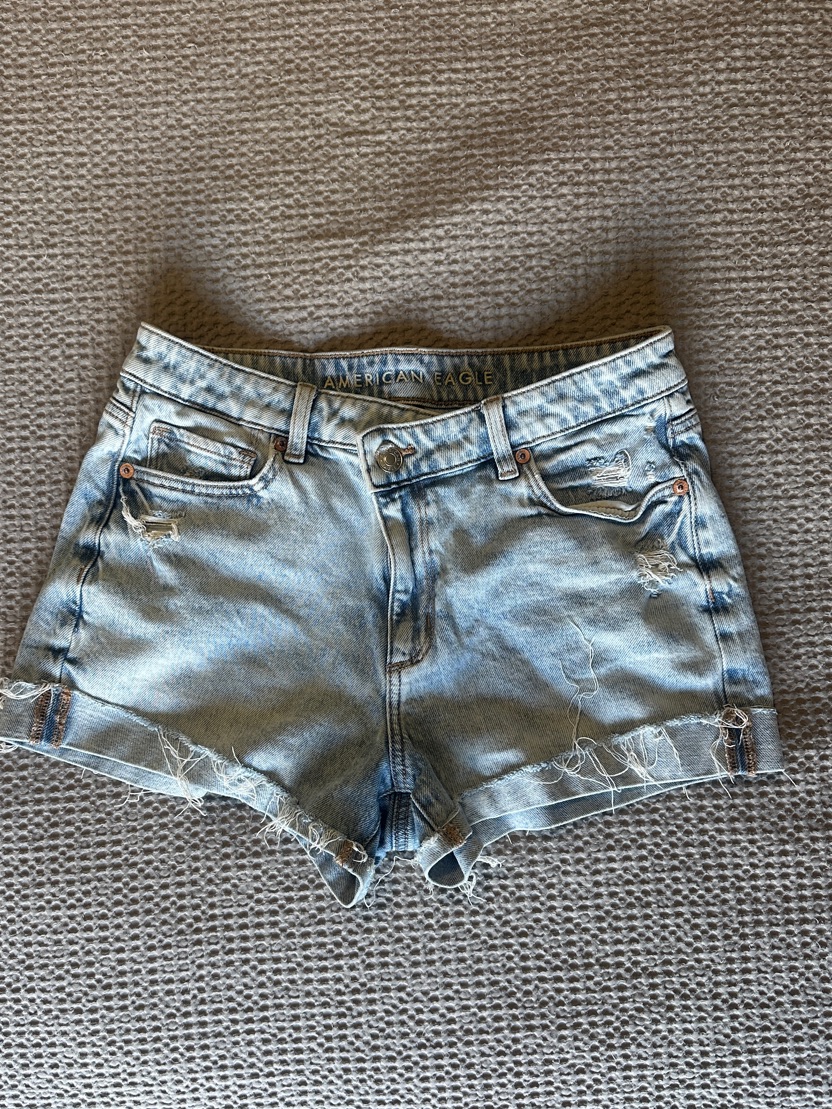 American Eagle Outfitters Mom Short Light Wash Distressed High-Rise Denim Shorts